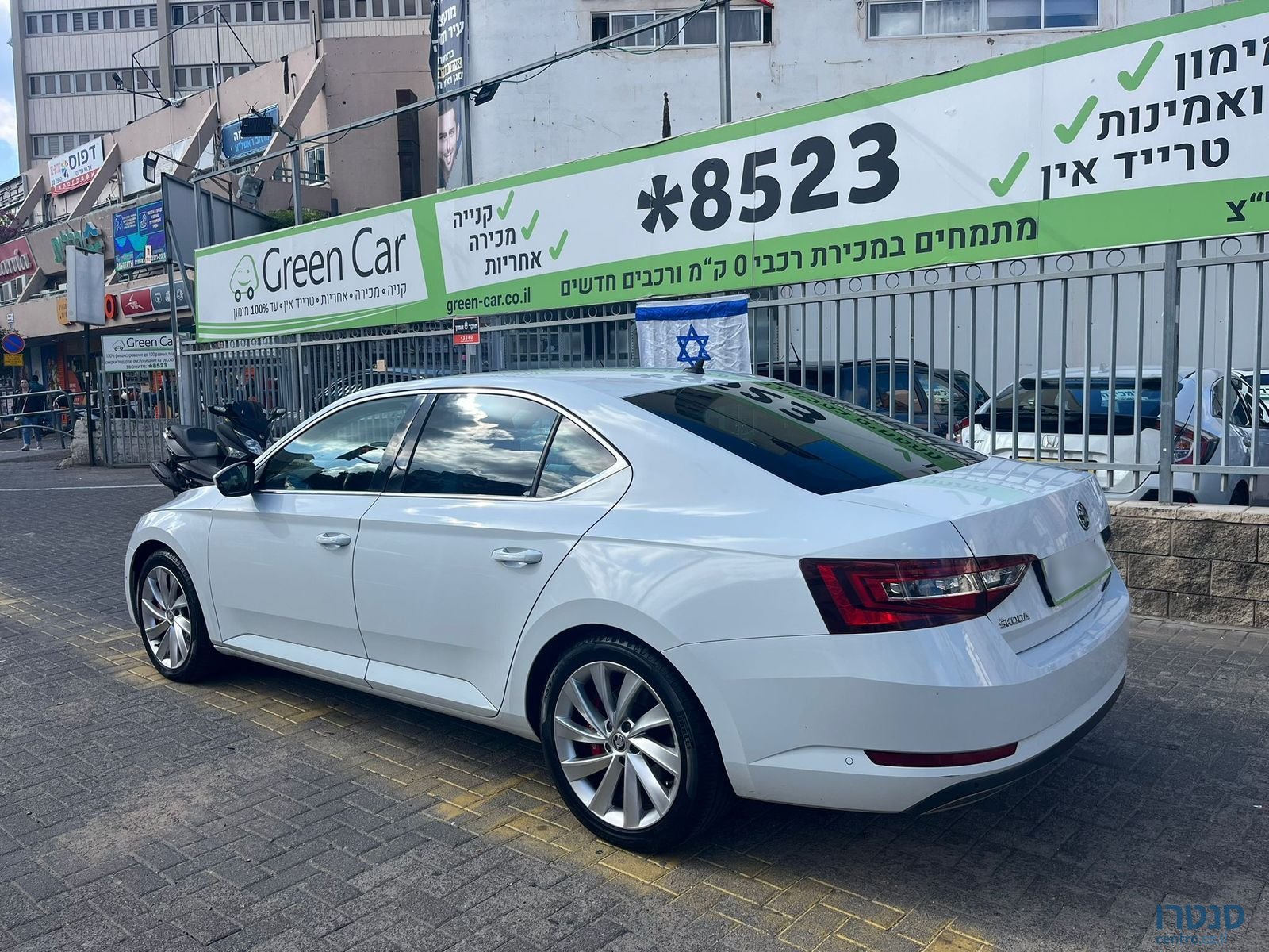 2018' Skoda Superb photo #5