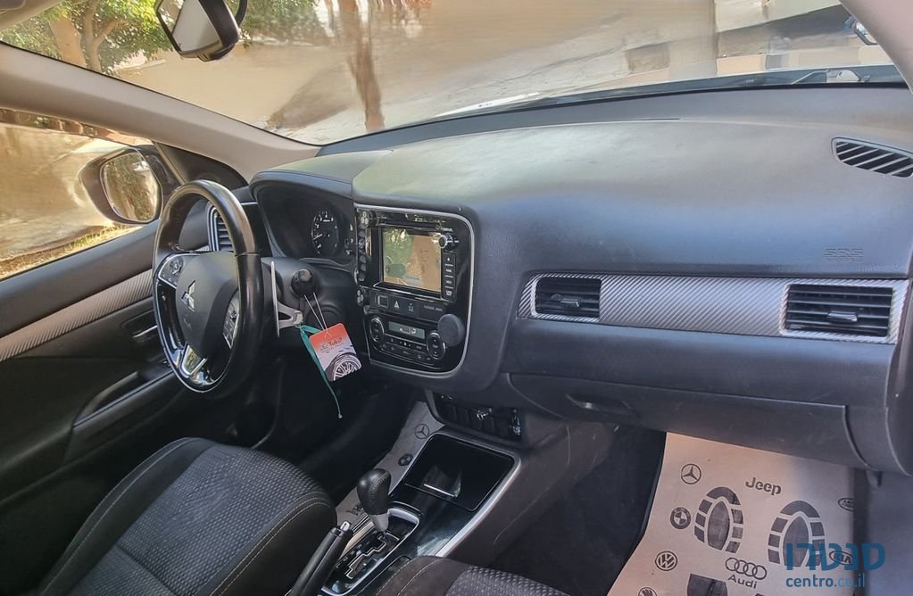 2017' Mitsubishi Outlander מיצובישי אאוטלנדר photo #4