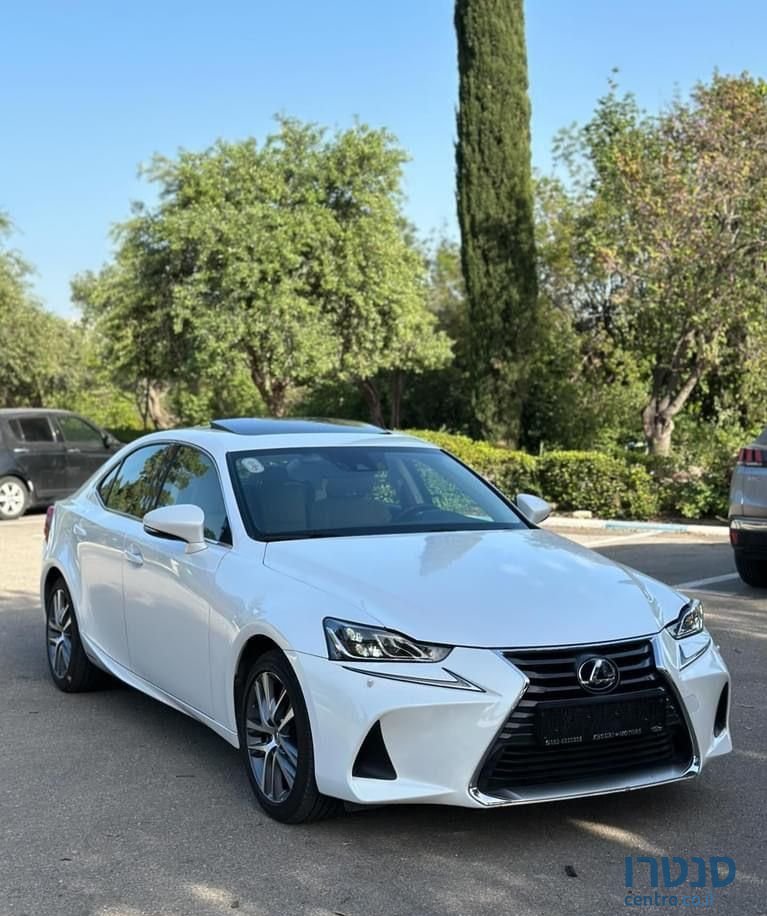2020' Lexus Is300H לקסוס photo #1