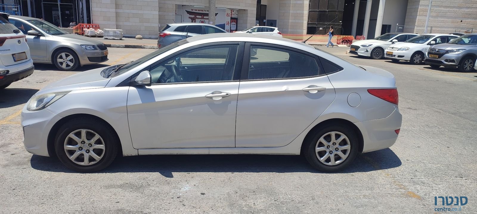 2013' Hyundai i25 יונדאי photo #1