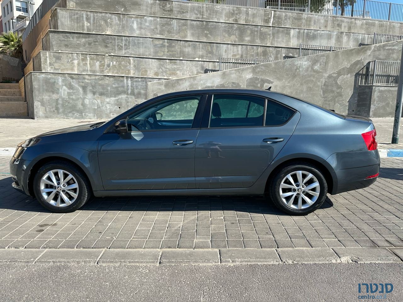 2020' Skoda Octavia 988 photo #4