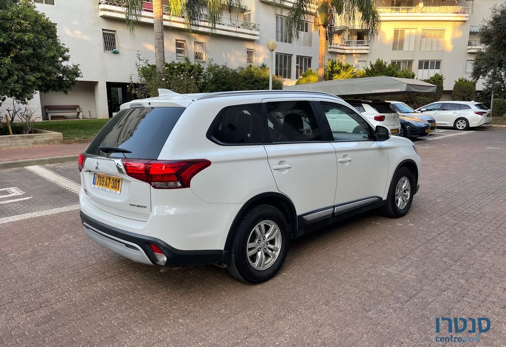 2019' Mitsubishi Outlander מיצובישי אאוטלנדר photo #3