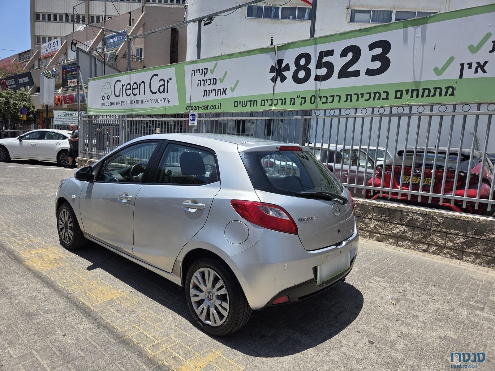 2011' Mazda 2 photo #5