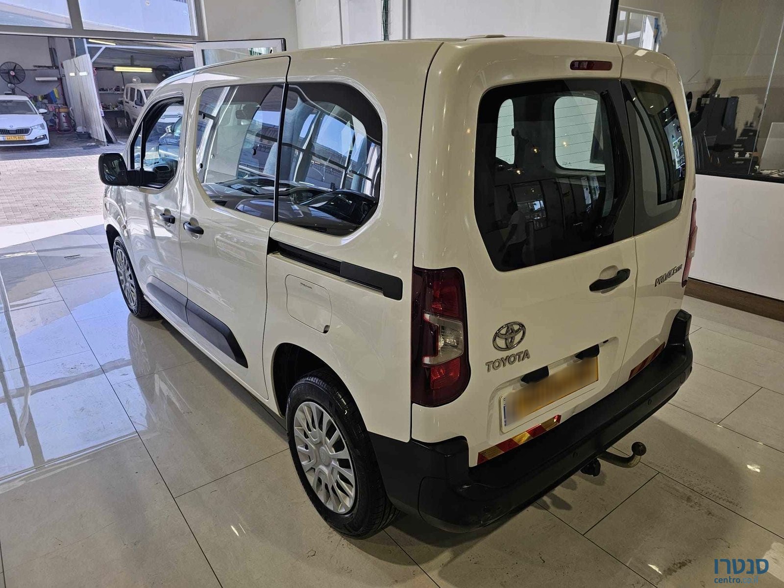 2021' Toyota ProAce City photo #4
