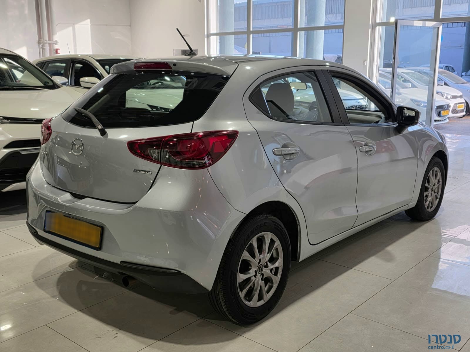 2022' Mazda 2 photo #3