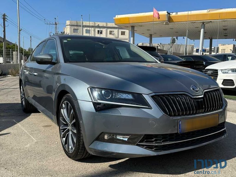 2019' Skoda Superb סקודה סופרב photo #4