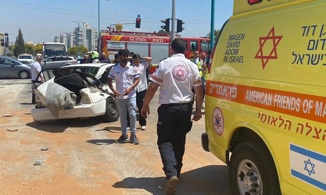 На севере Израиля разбились двое юношей, ехавших на мотоцикле. Один из них погиб