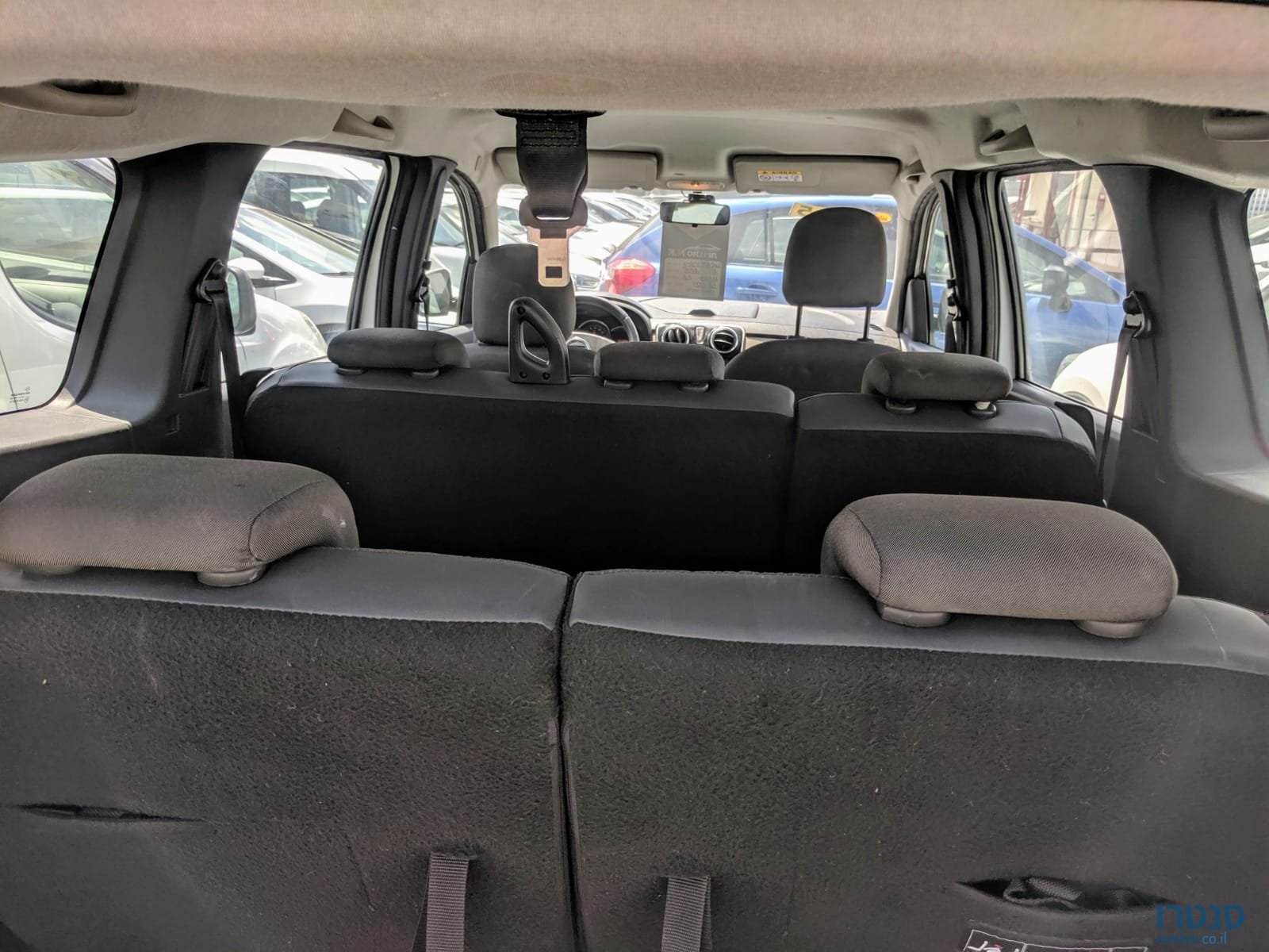 2015' Dacia Lodgy photo #6