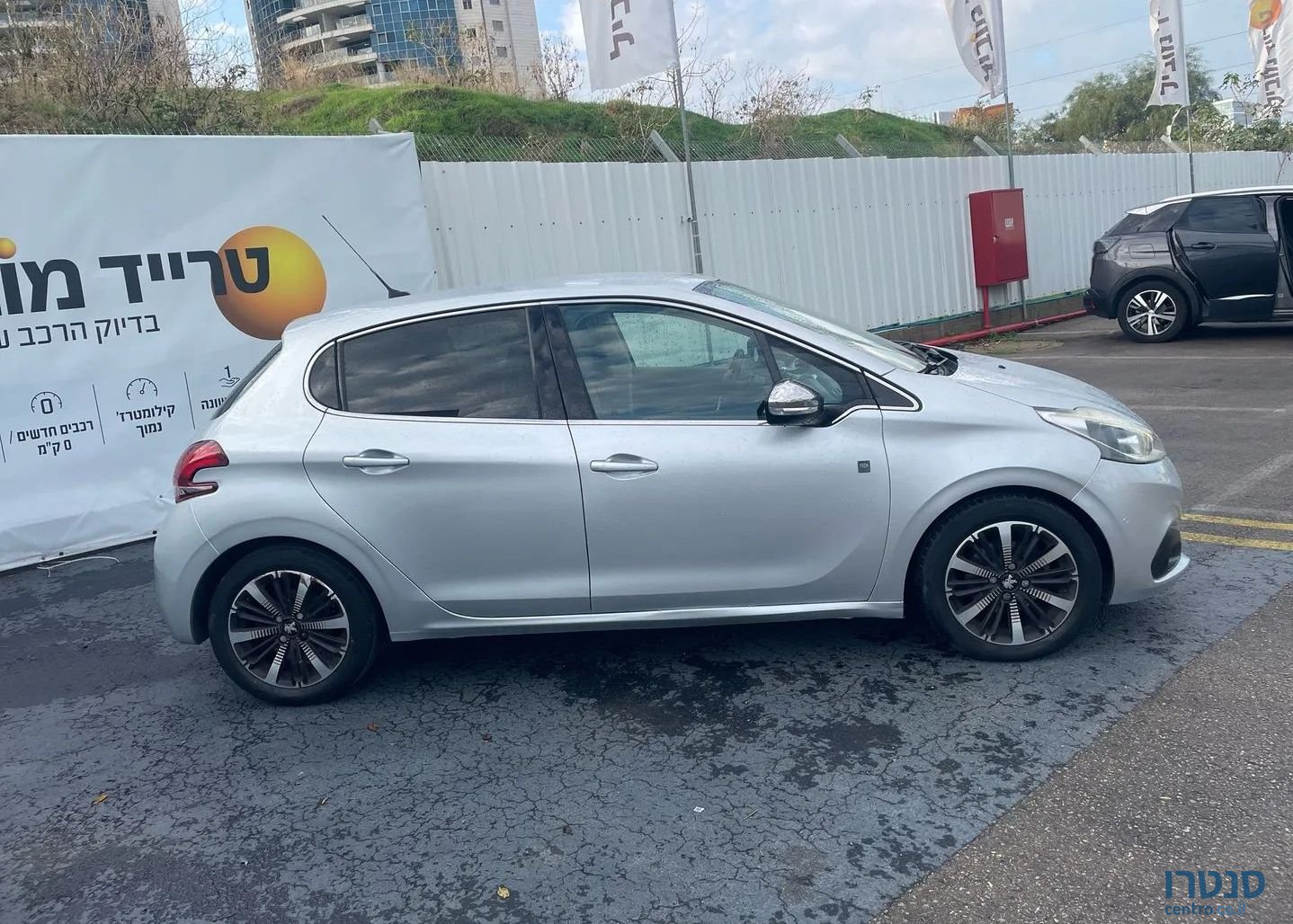 2019' Peugeot 208 פיג'ו photo #4