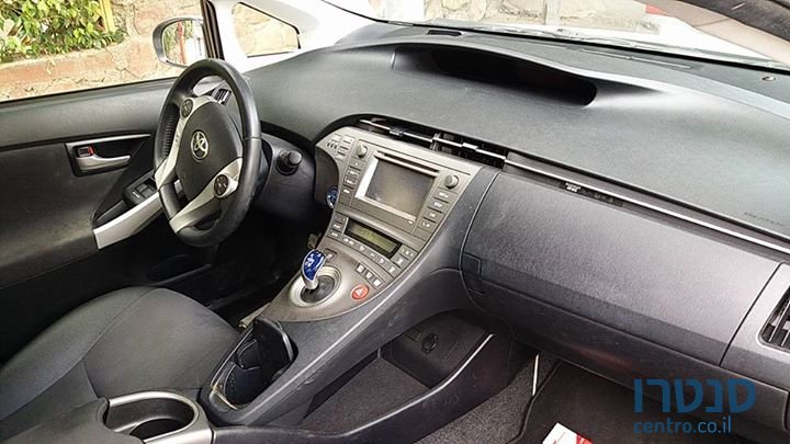 2014' Toyota Prius photo #3