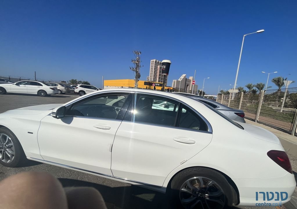 2018' Mercedes-Benz C-Class מרצדס photo #3