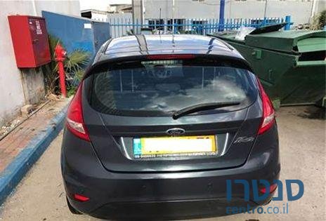 2011' Ford Fiesta photo #2