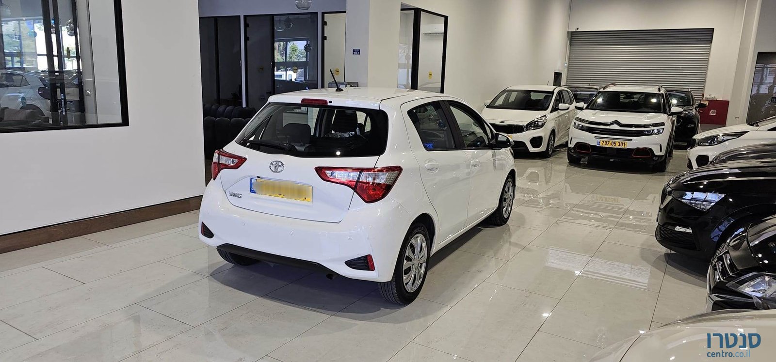 2018' Toyota Yaris photo #3