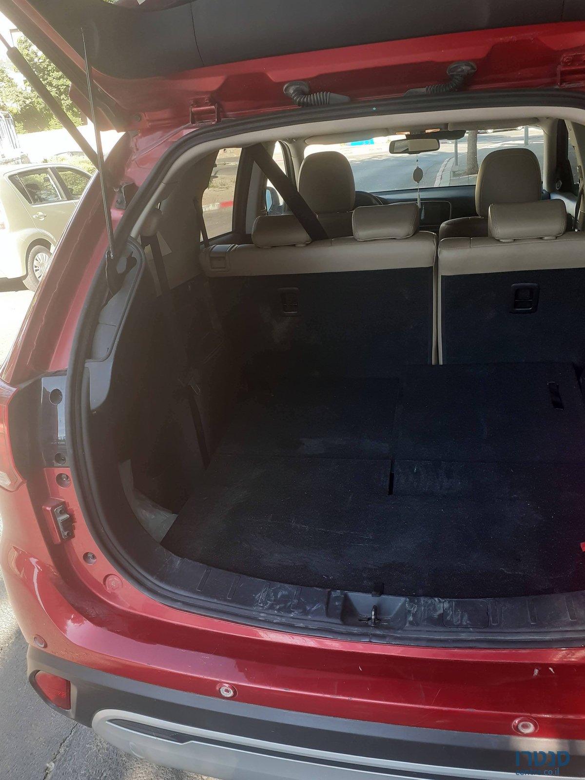 2019' Mitsubishi Outlander photo #3