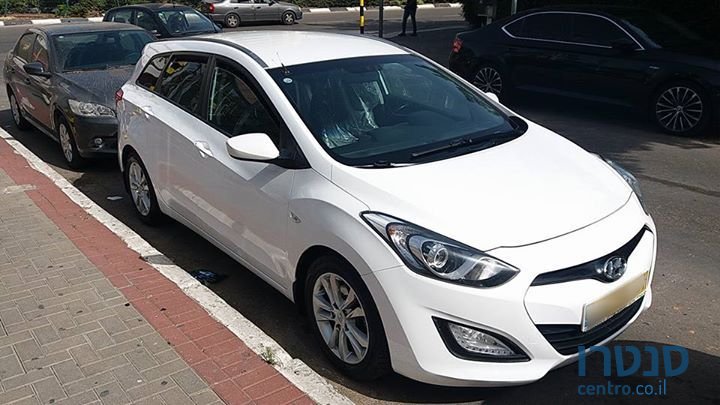 2013' Hyundai i30 photo #1