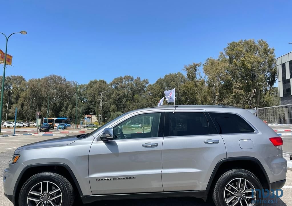 2019' Jeep Grand Cherokee ג'יפ גרנד צ'ירוקי photo #3