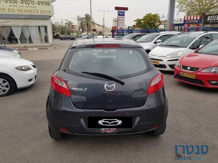 2012' Mazda 2 photo #2