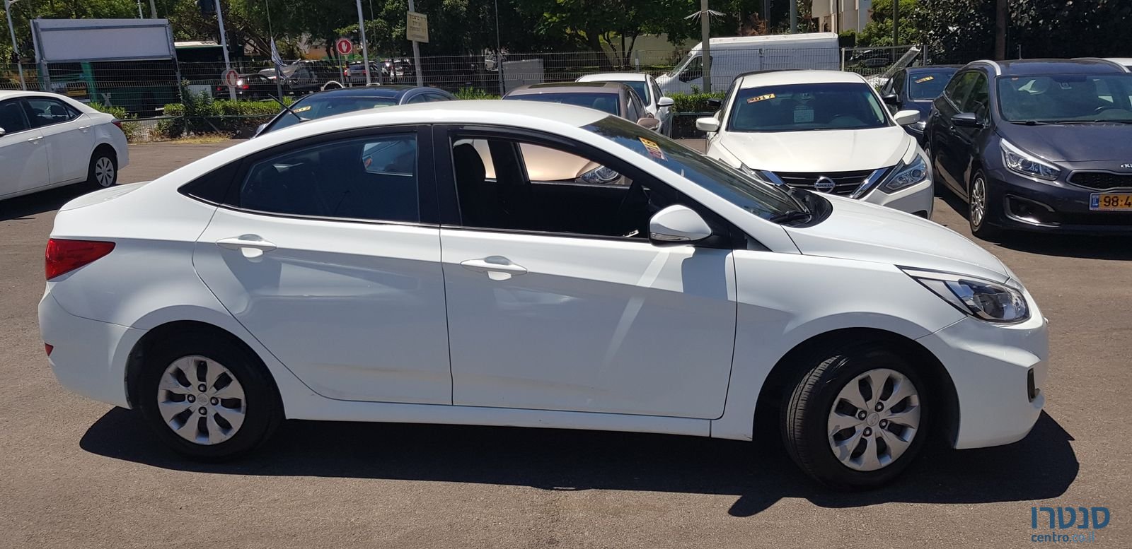 2016' Hyundai i25 photo #4