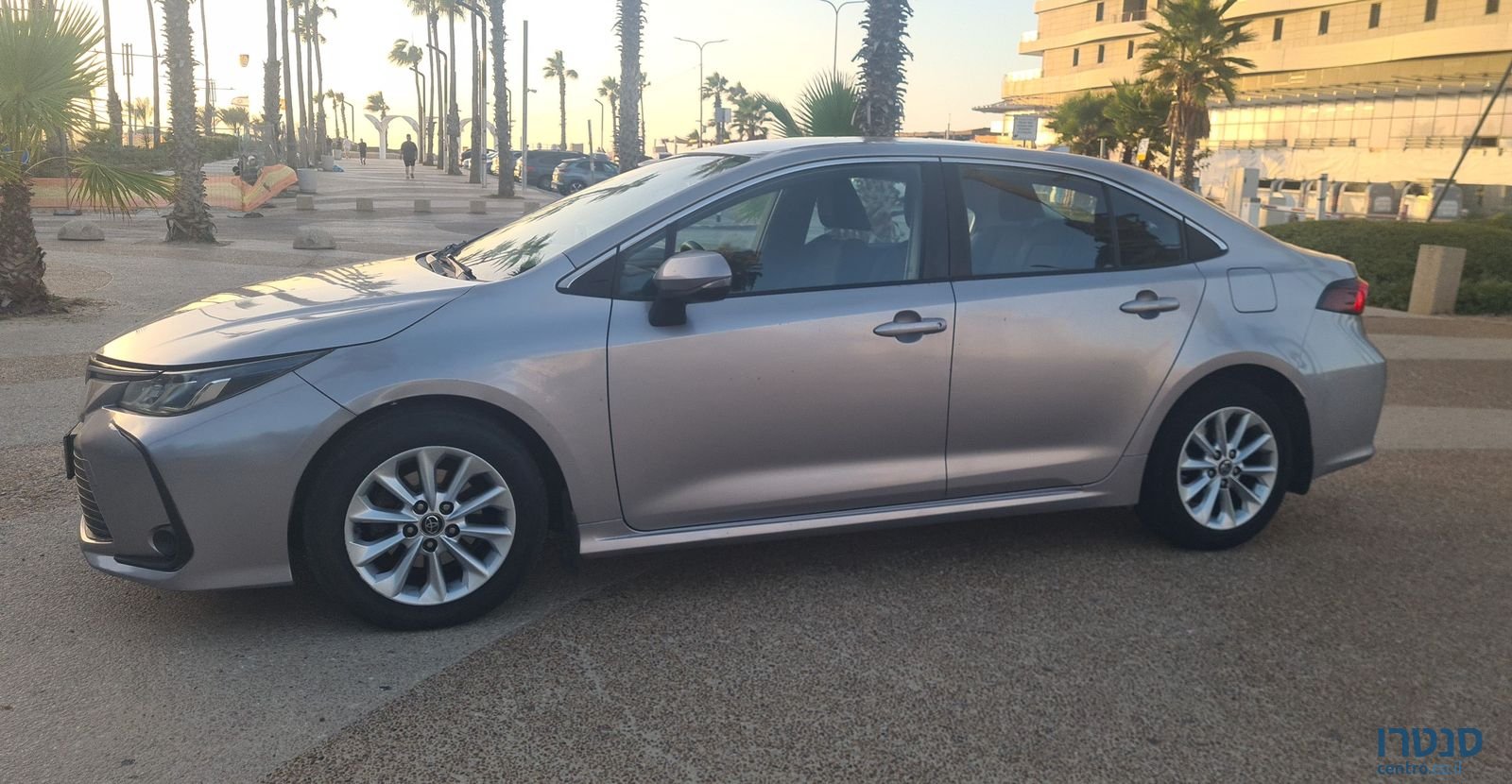 2019' Toyota Corolla טויוטה קורולה photo #2