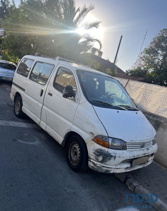 2003' Toyota HiAce טויוטה הייאס photo #1