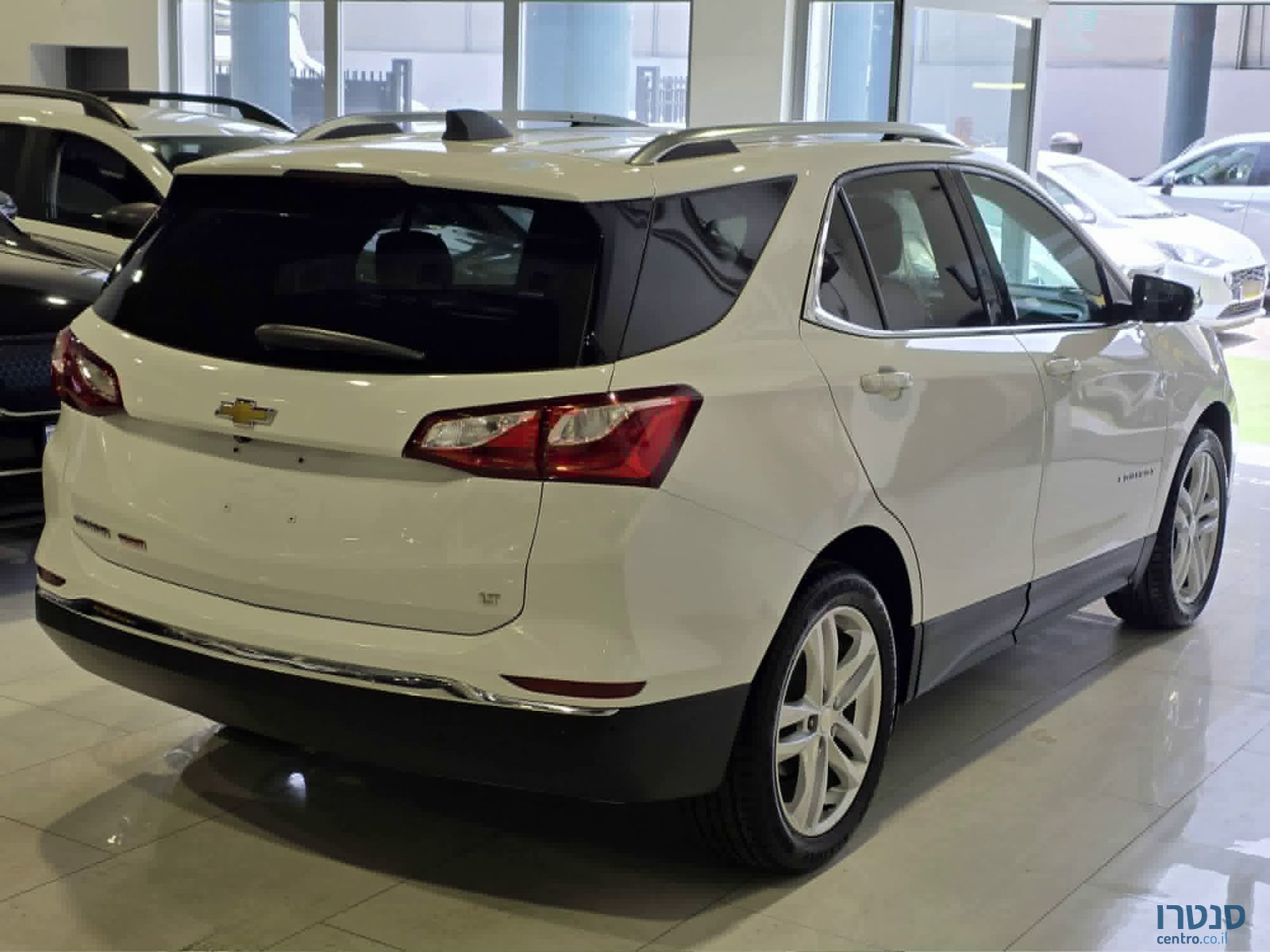 2020' Chevrolet Equinox photo #3
