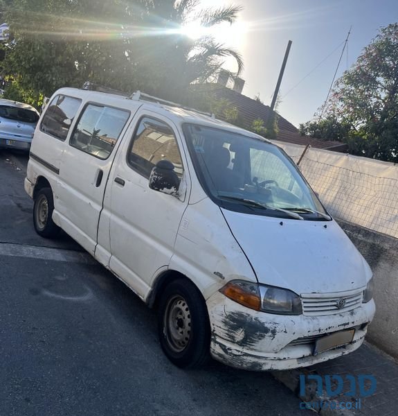 2003' Toyota HiAce טויוטה הייאס photo #1