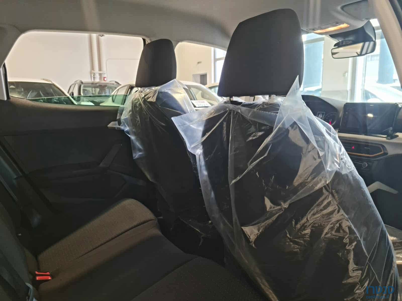 2022' SEAT Arona photo #6