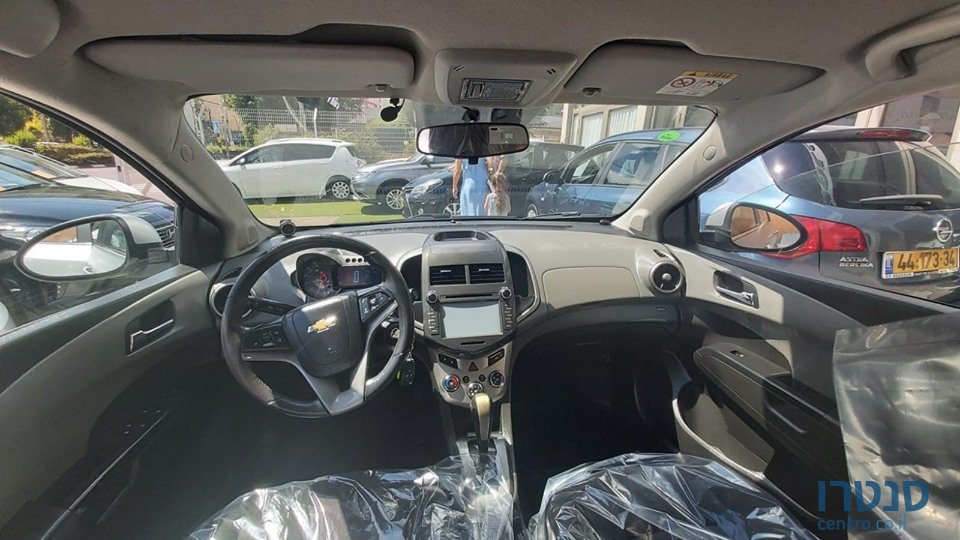 2014' Chevrolet Sonic photo #3