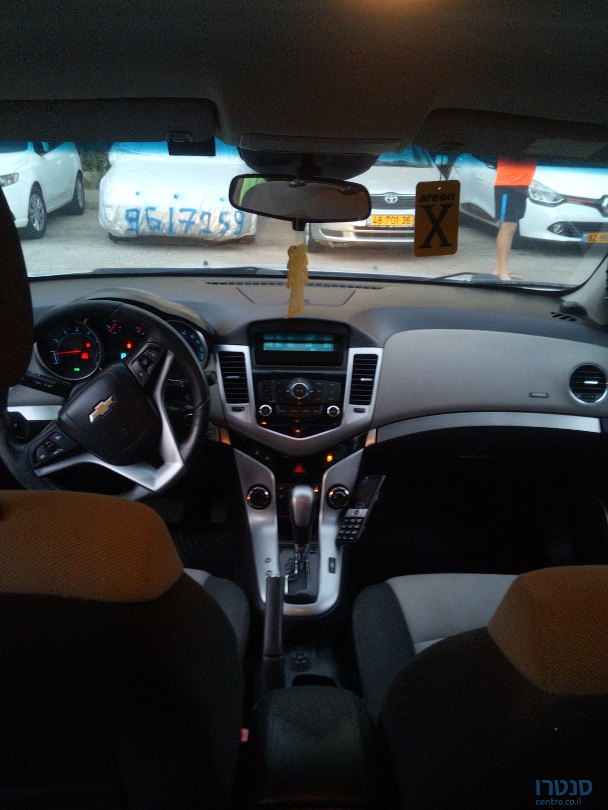 2011' Chevrolet Cruze photo #4