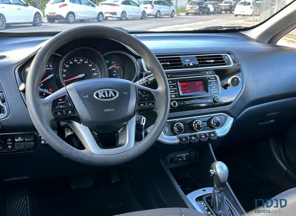 2015' Kia Rio photo #2