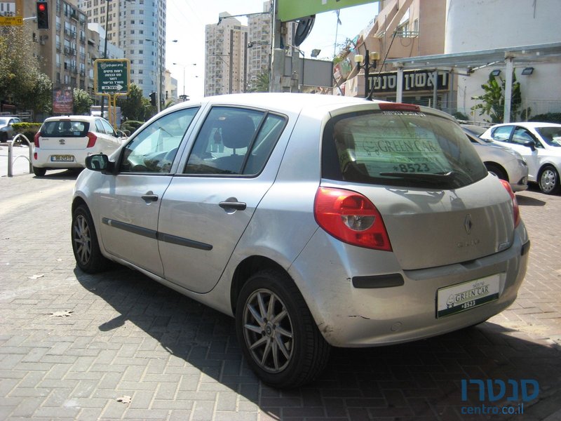 2008' Renault Clio photo #4