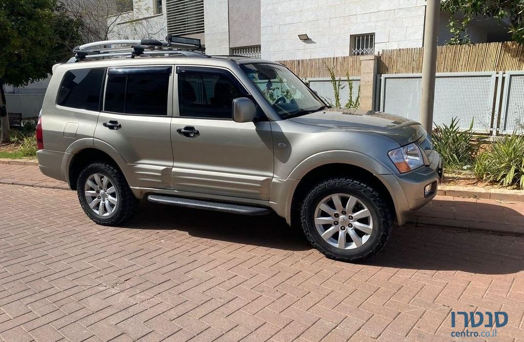 2002' Mitsubishi Pajero מיצובישי פג'רו photo #6