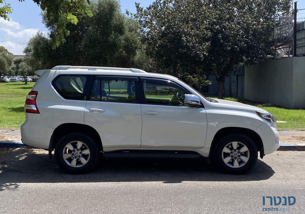 2015' Toyota Land Cruiser טויוטה לנד קרוזר photo #4