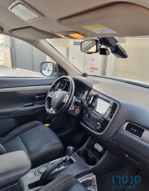 2016' Mitsubishi Outlander מיצובישי אאוטלנדר photo #2