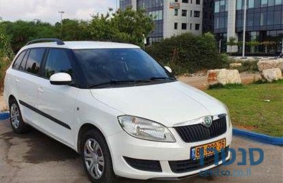 2012' Skoda Fabia סקודה פביה photo #2