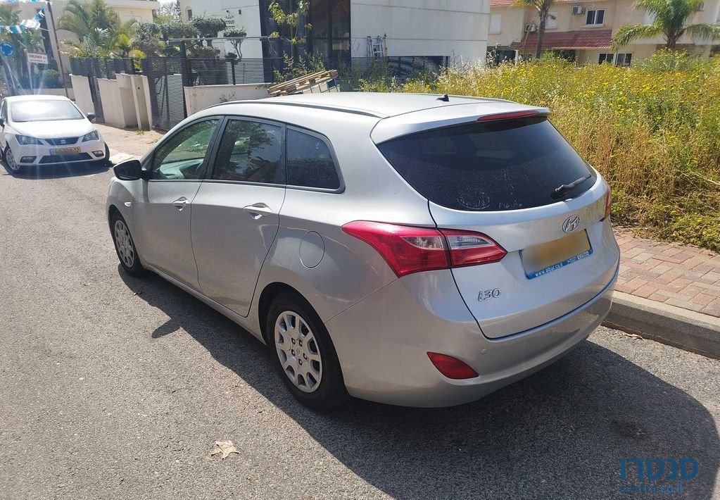 2013' Hyundai i30 יונדאי photo #3