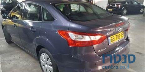 2012' Ford Focus 4/5 דלת' 2000 photo #1