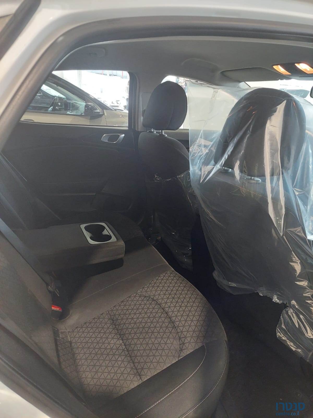 2018' Kia Niro photo #5