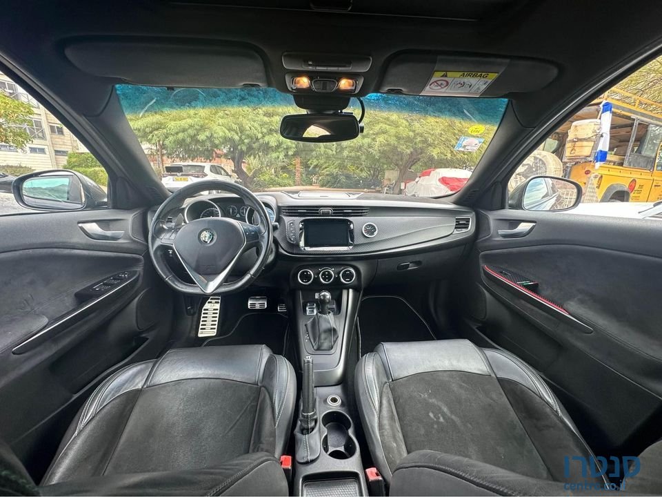 2015' Alfa Romeo Giulietta אלפא רומיאו ג'ולייטה photo #4