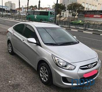 2014' Hyundai i25 photo #2