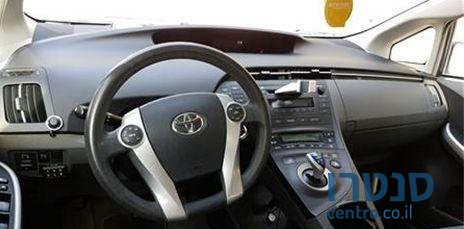 2011' Toyota Prius photo #1