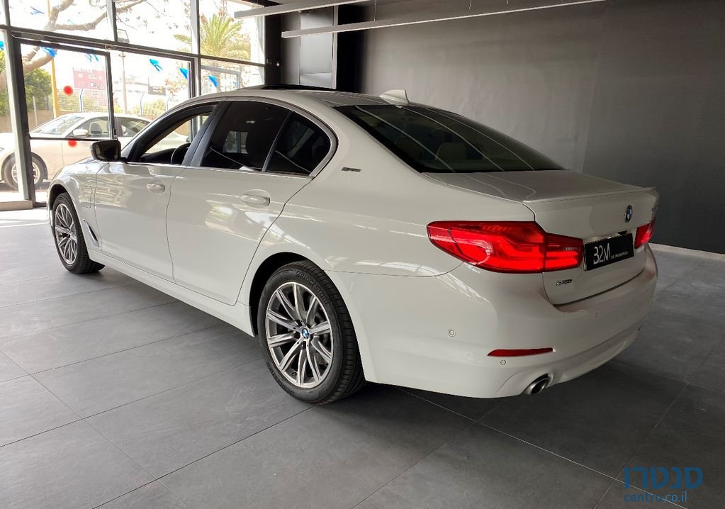 2019' BMW 5 Series ב.מ.וו סדרה 5 photo #3
