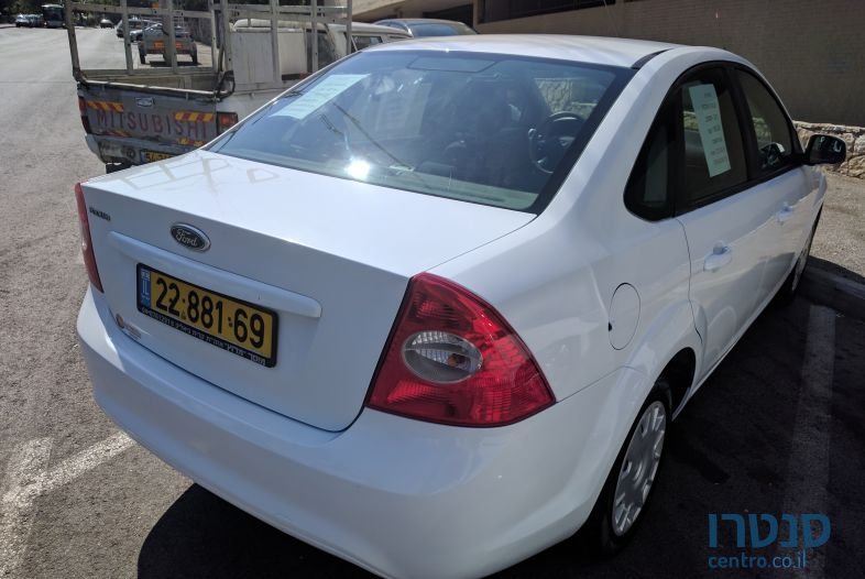 2009' Ford Focus photo #2