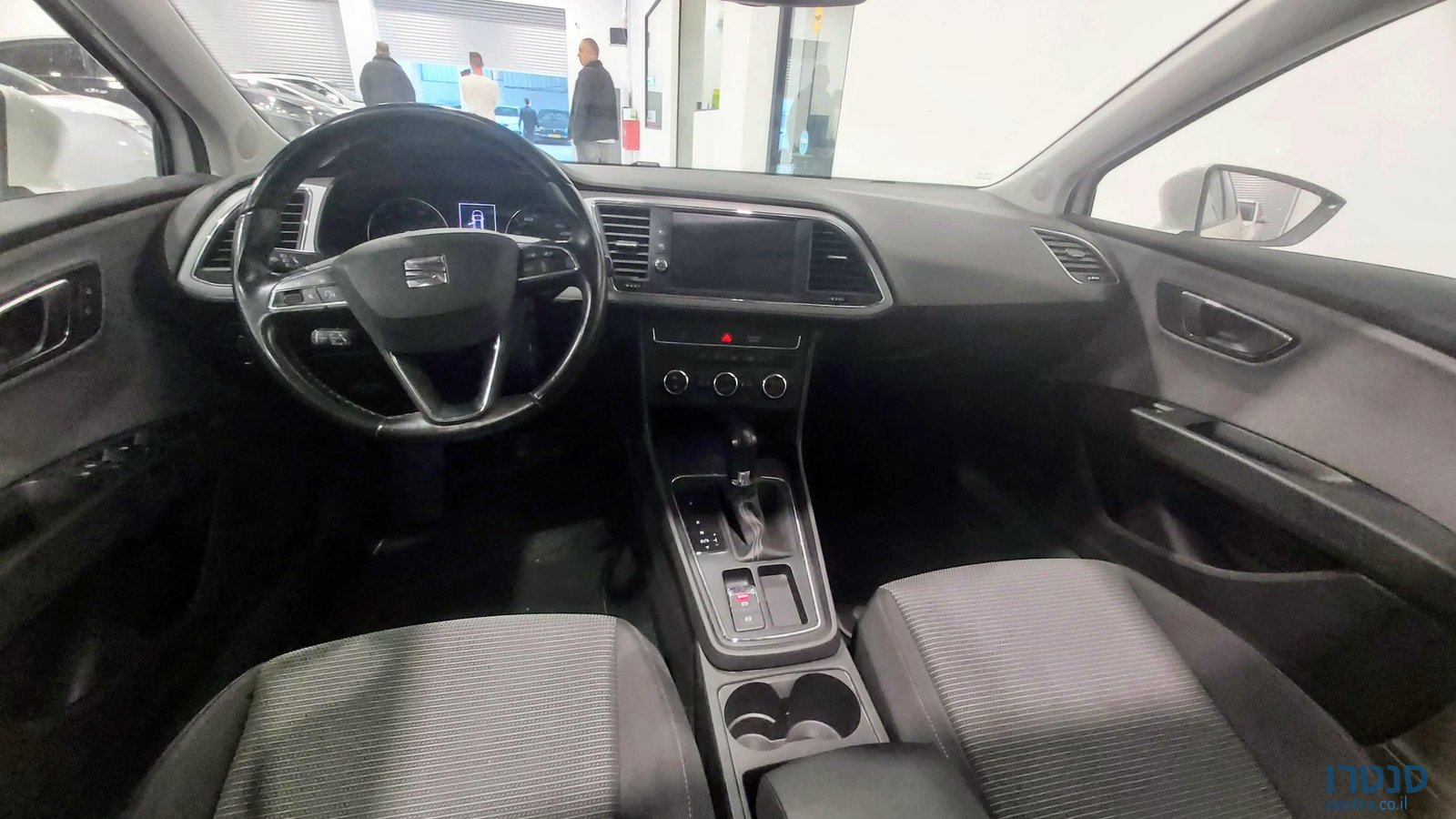 2019' SEAT Leon photo #4