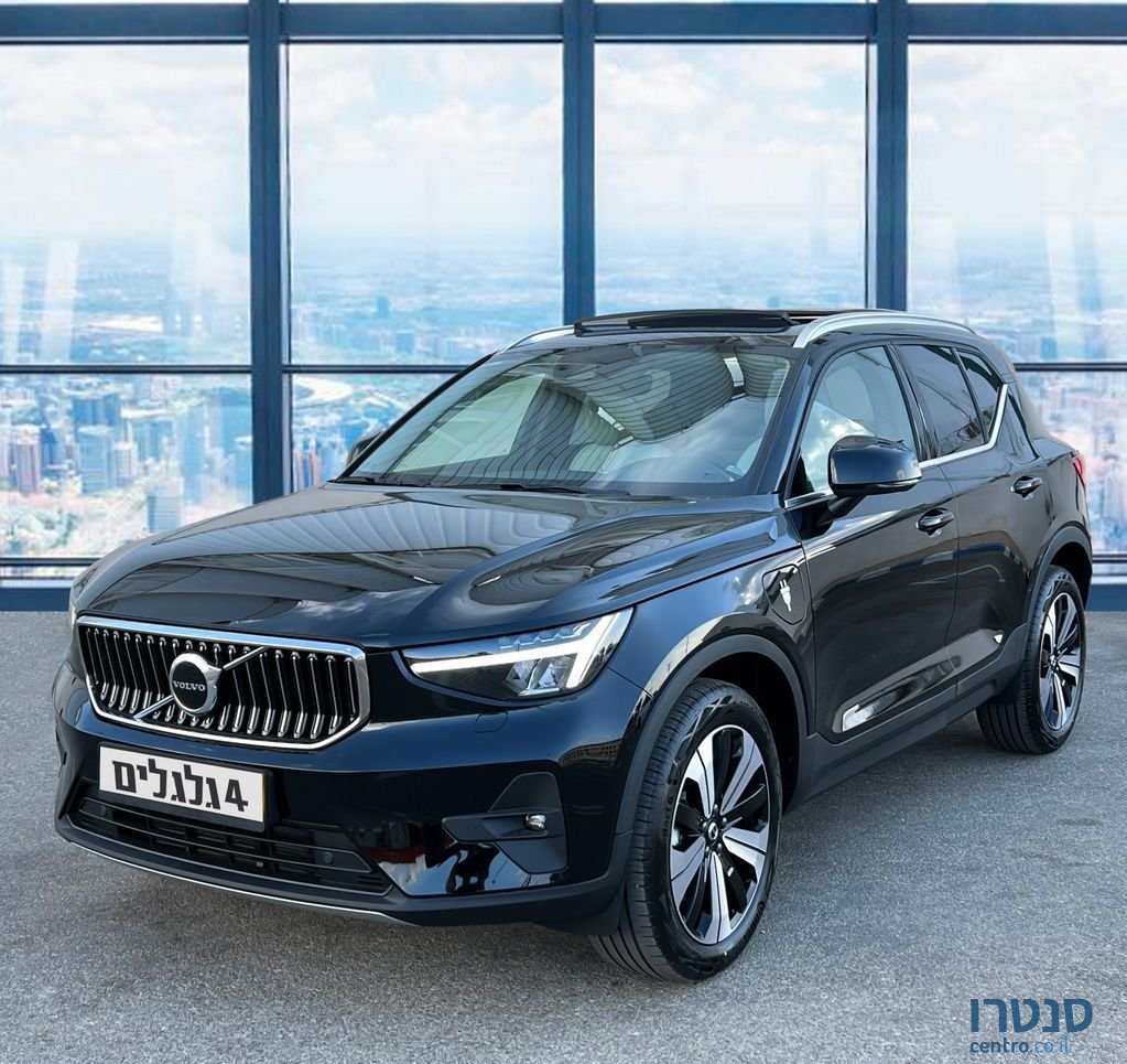 2022' Volvo Xc40 וולוו photo #1
