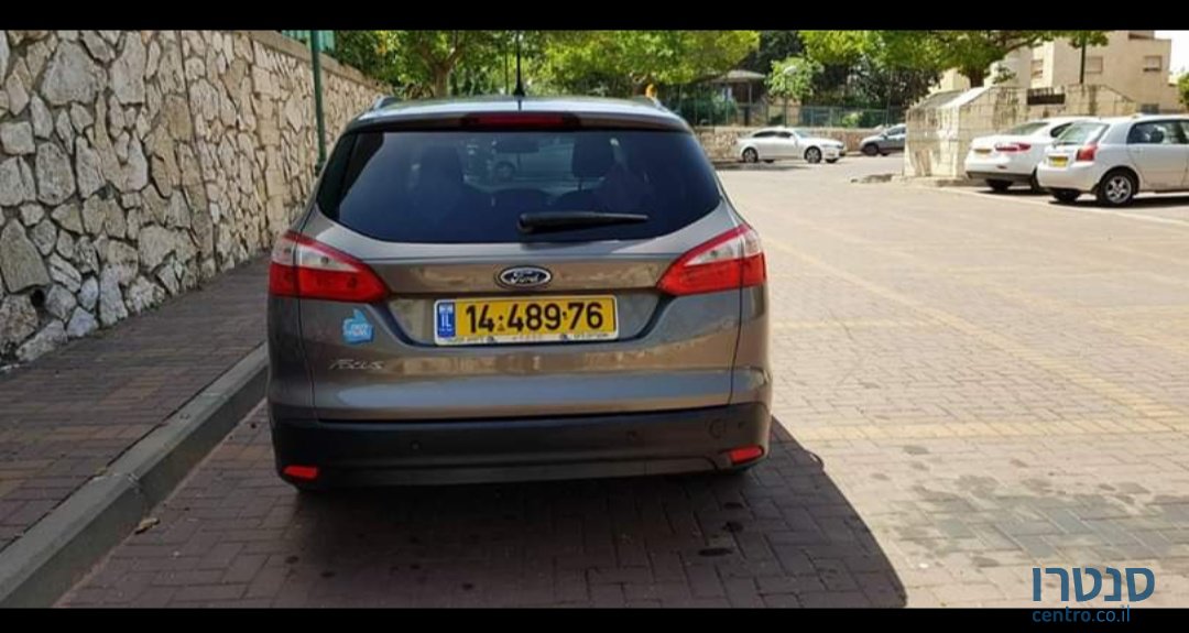 2013' Ford Focus photo #2