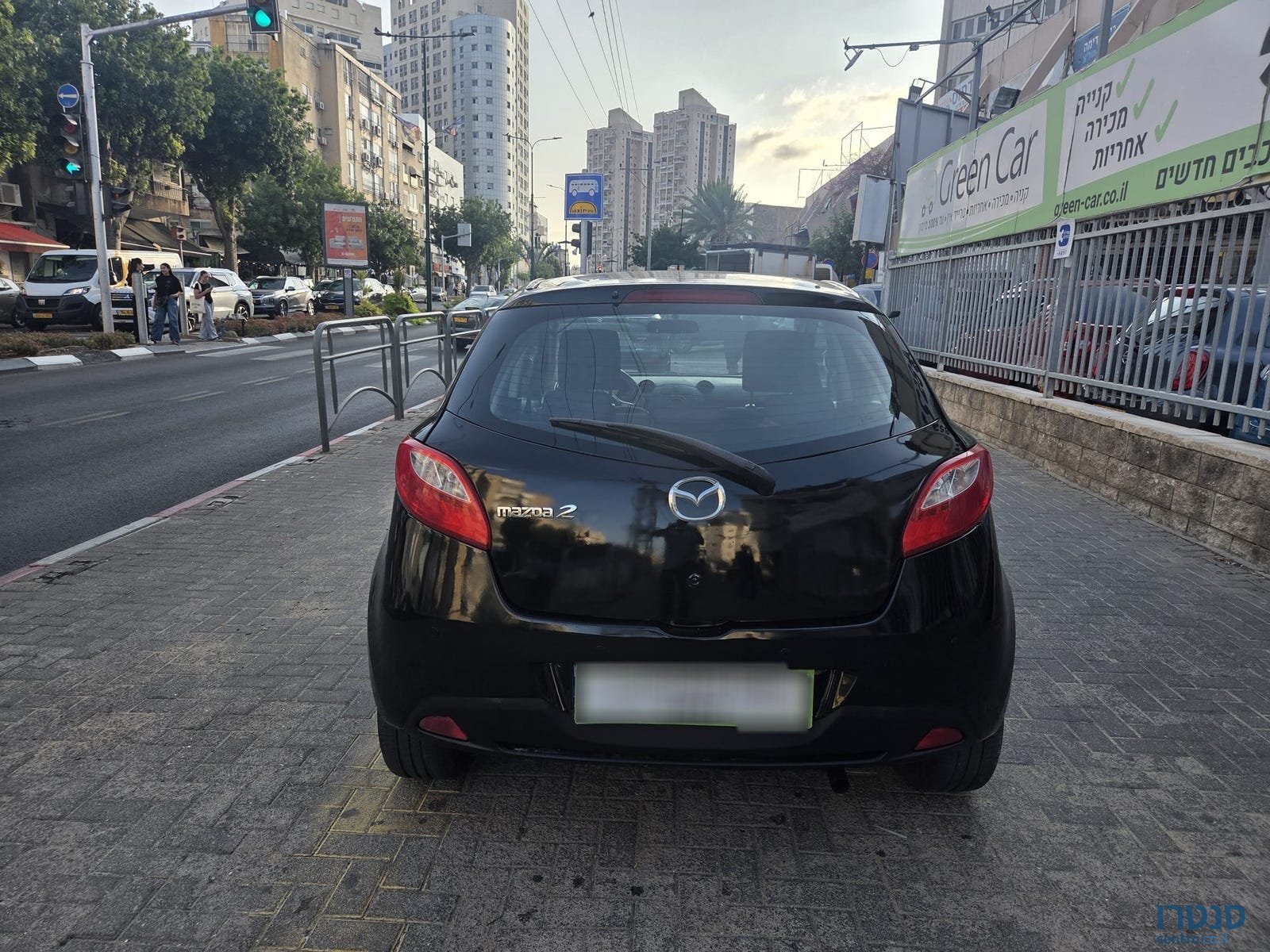 2010' Mazda 2 photo #6