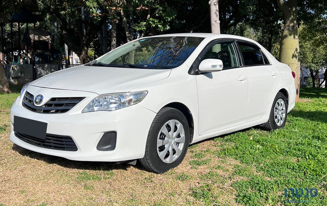 2013' Toyota Corolla photo #3