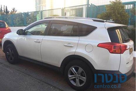 2013' Toyota photo #4