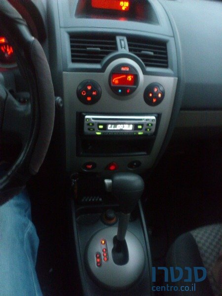 2006' Renault Megane photo #2